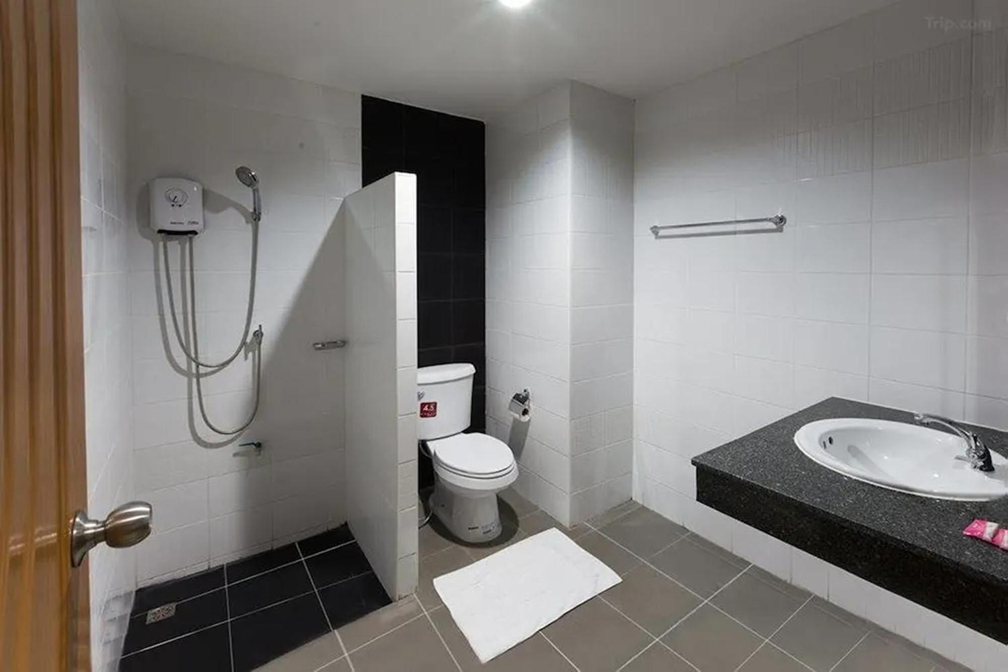 Jj Residence Phuket Town Exterior foto